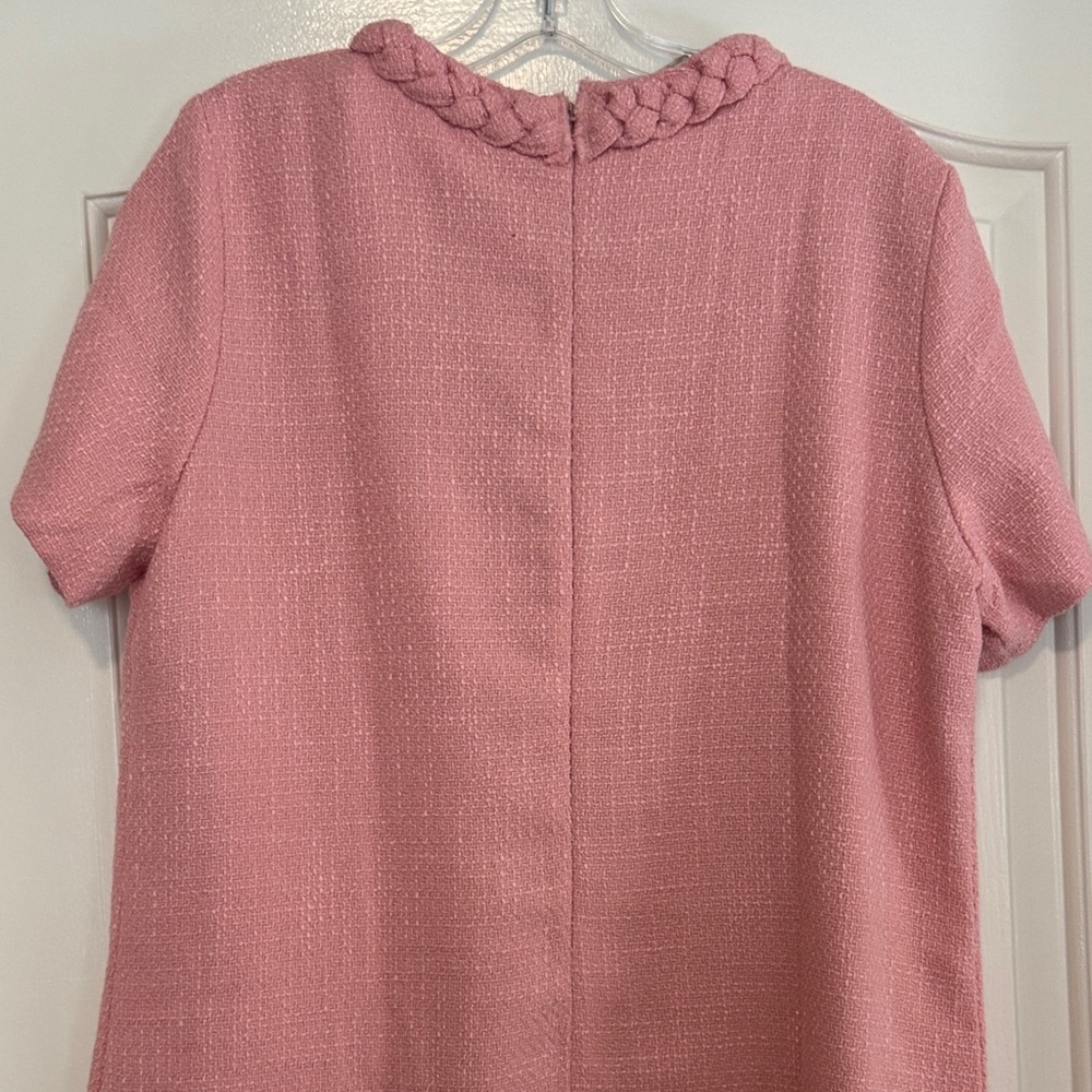 Chic Pink Dress with Braided Details - Picture 5 of 8
